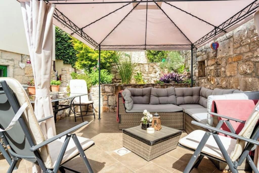 Photo of Patio Balcony in Mravince