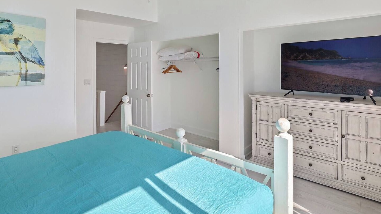 Photo of Bedroom in Delos