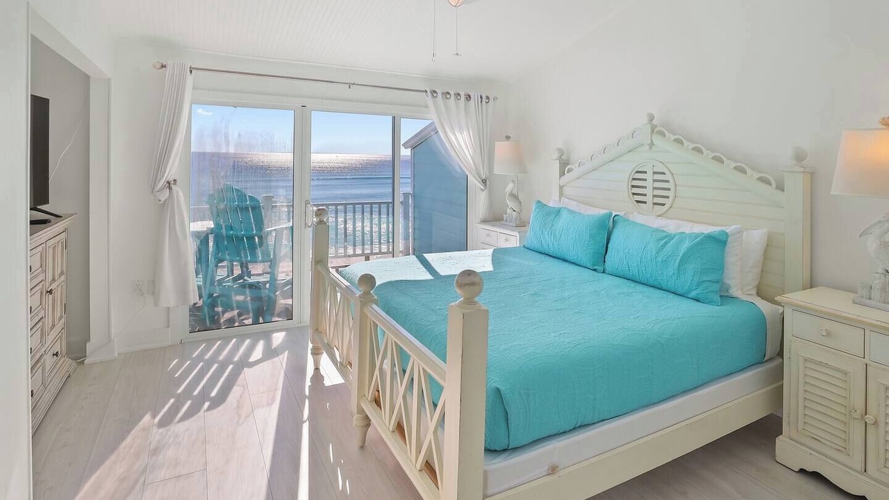 Photo of Bedroom in Delos