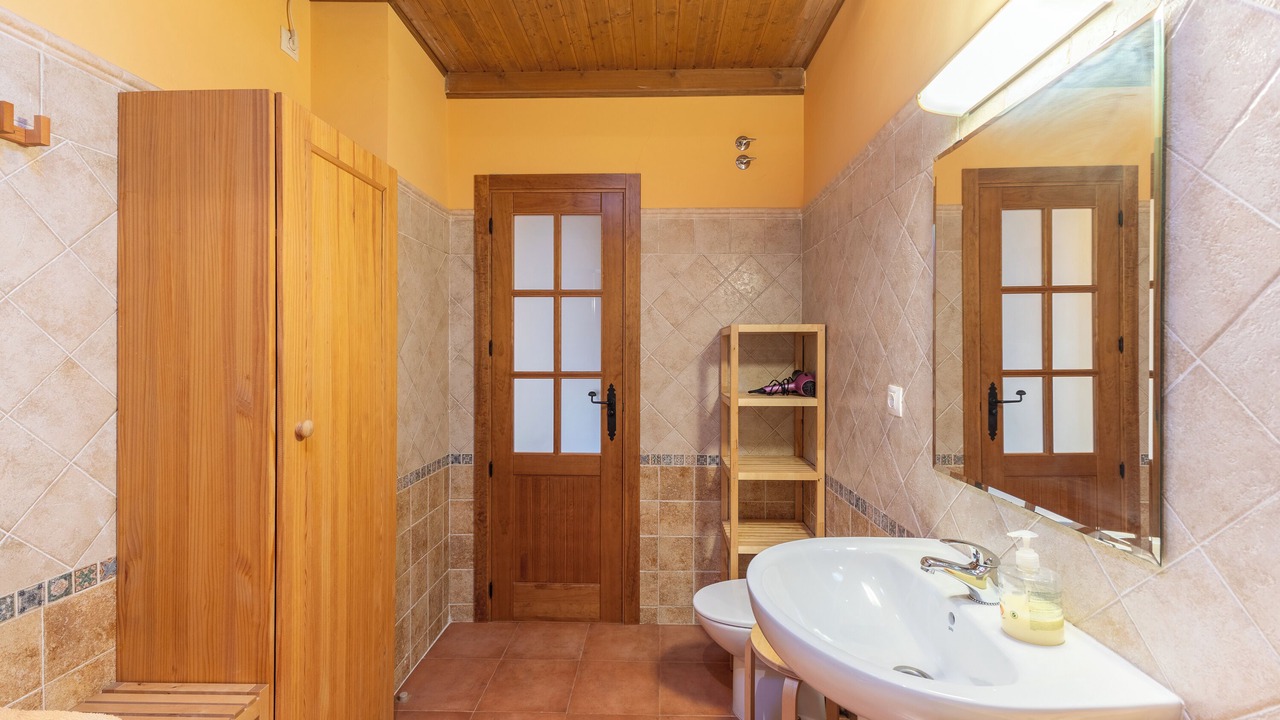 Photo of Bathroom in Navaluenga