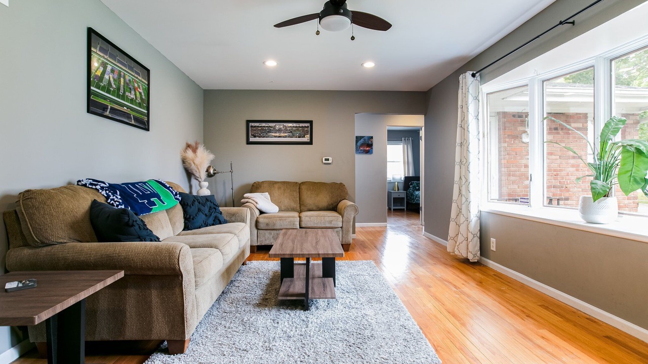 Photo of Livingroom in Wooded Estates