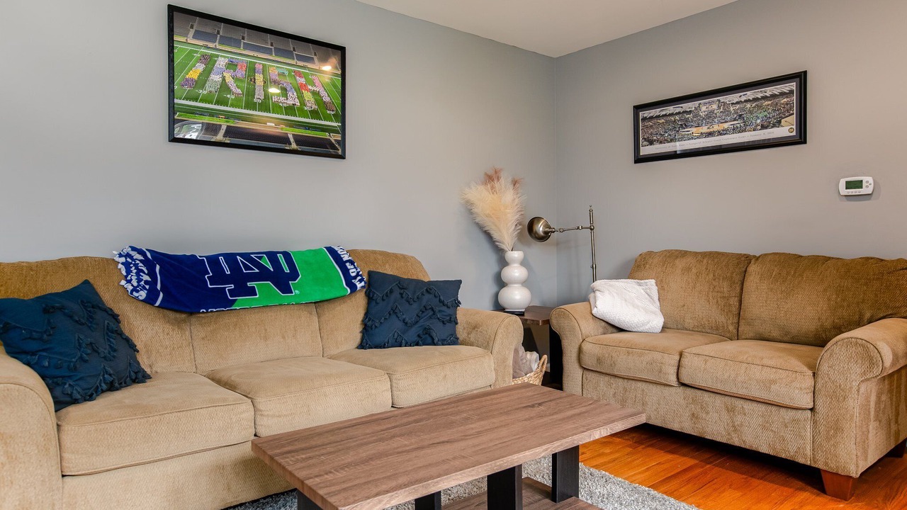 Photo of Livingroom in Wooded Estates