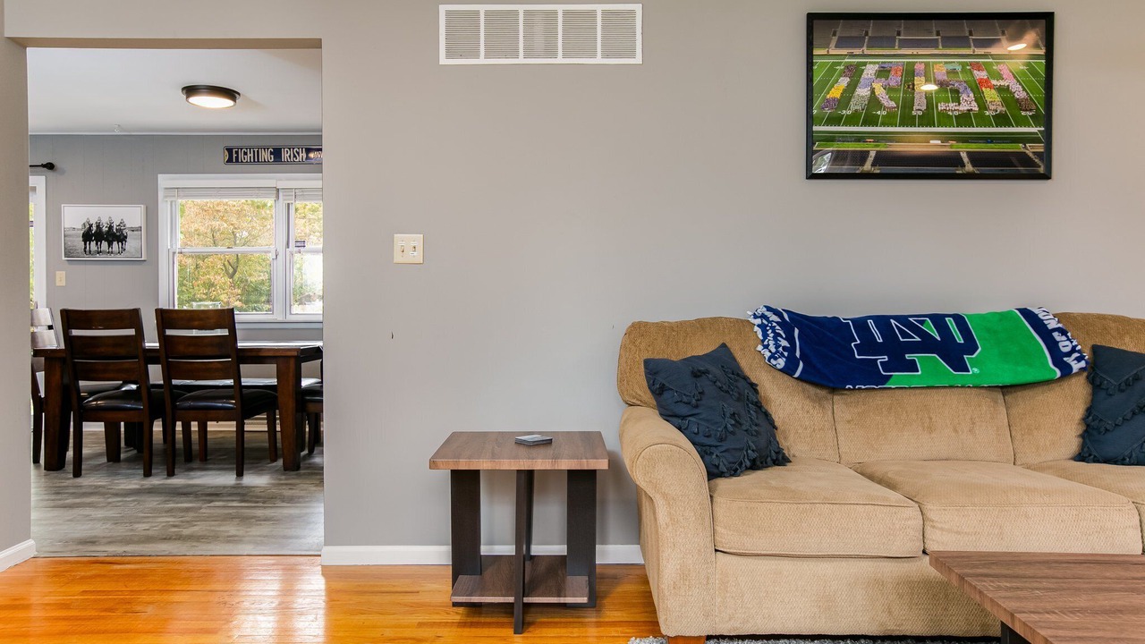 Photo of Livingroom in Wooded Estates