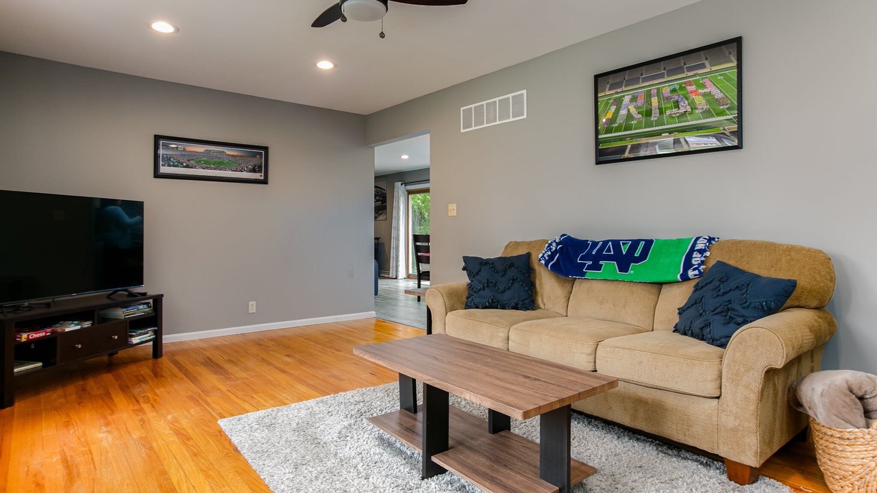 Photo of Livingroom in Wooded Estates