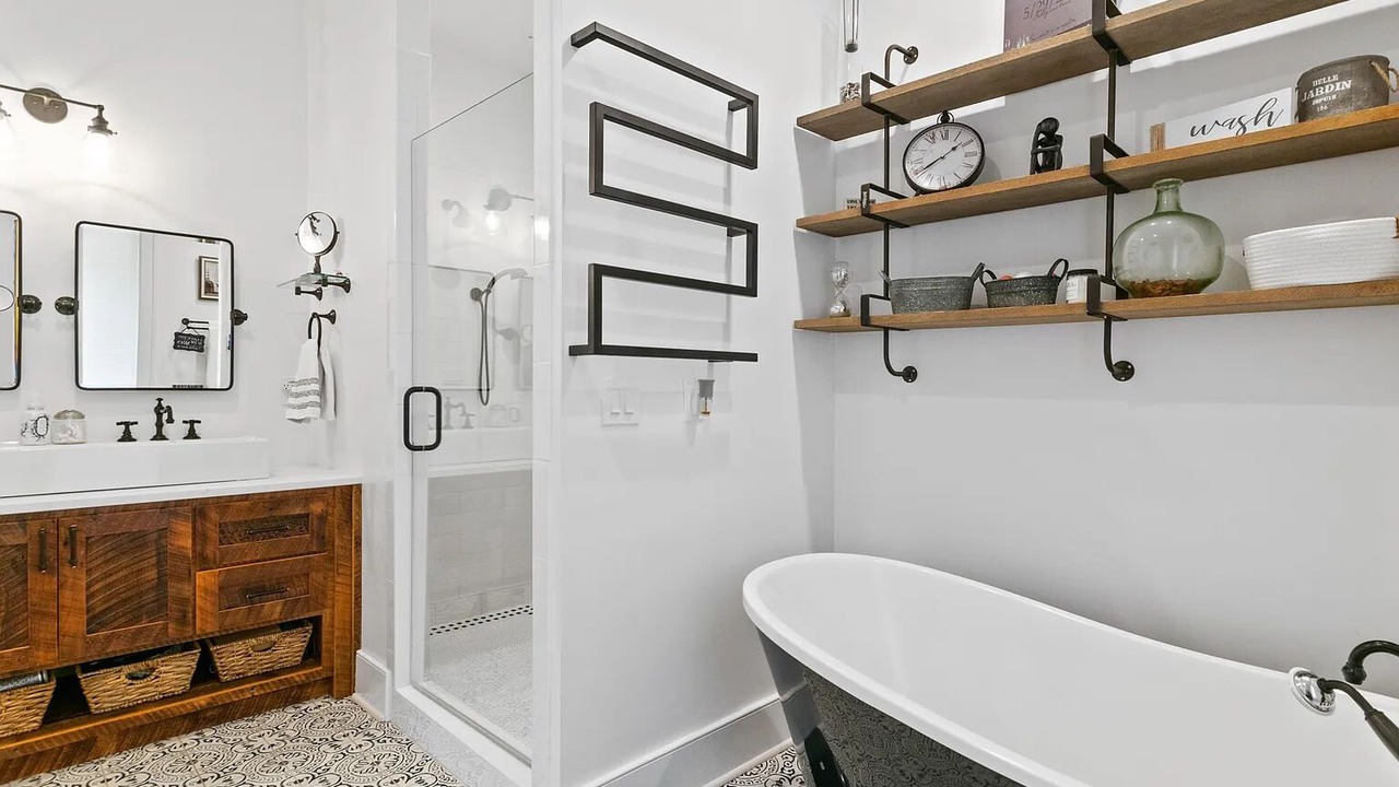 Photo of Bathroom in Grissom - Highland