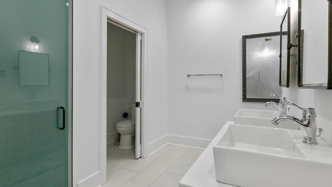 Photo of Bathroom in Grissom - Highland