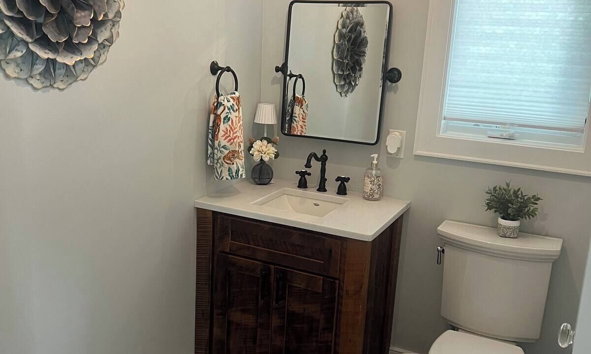 Photo of Bathroom in Grissom - Highland