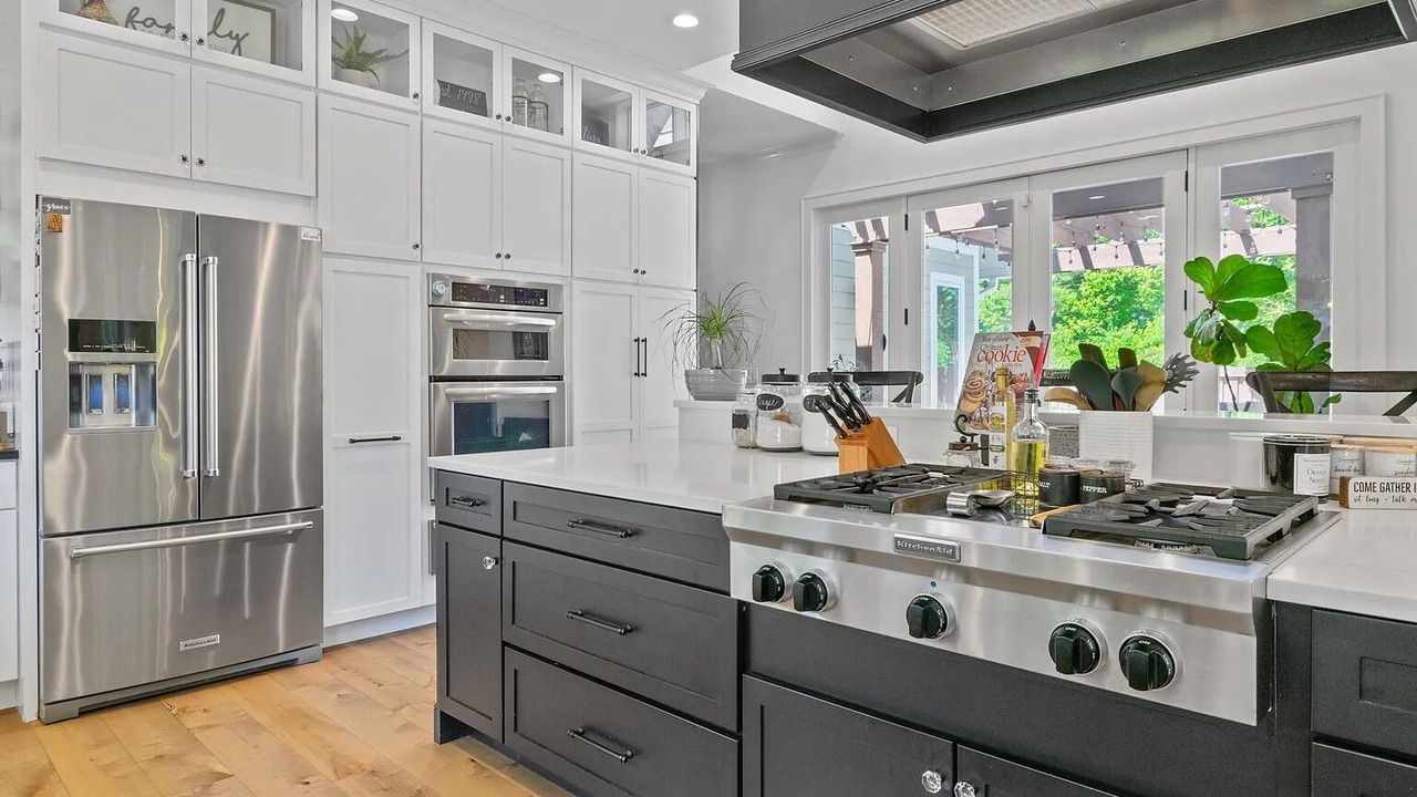 Photo of Kitchen in Grissom - Highland