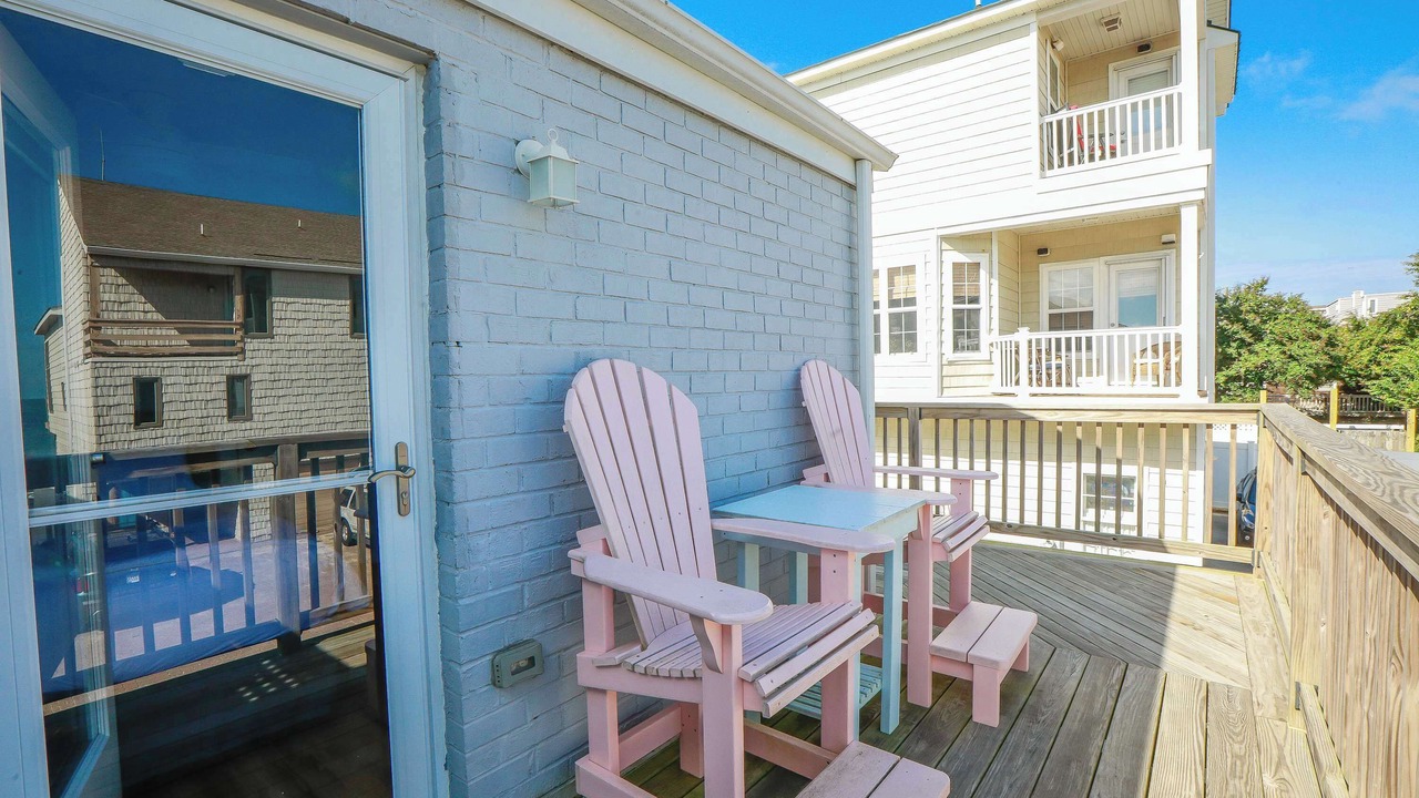 Photo of Patio Balcony in Chic's Beach