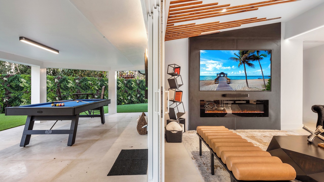 Photo of Bedroom in Lauderdale Isles
