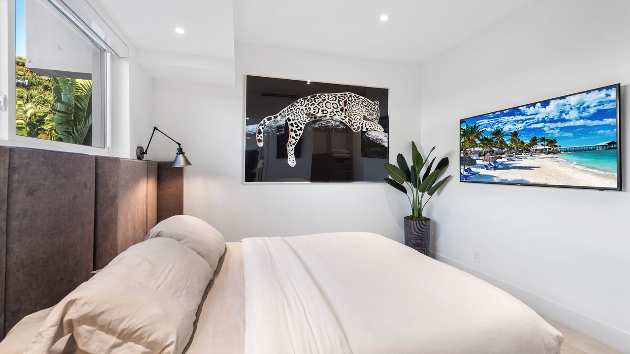 Photo of Bedroom in Lauderdale Isles