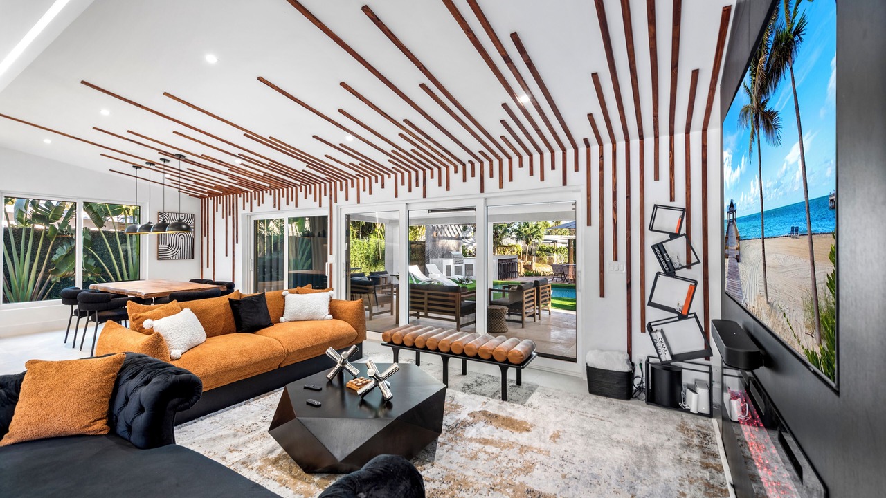 Photo of Livingroom in Lauderdale Isles