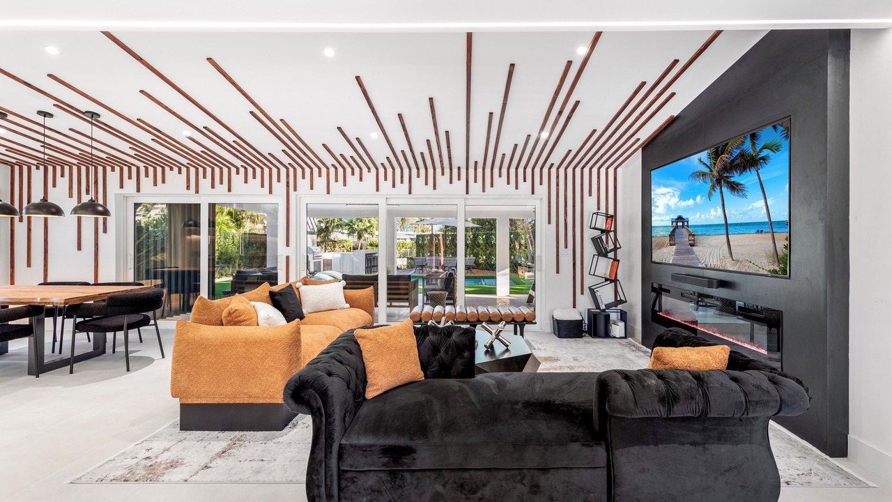 Photo of Livingroom in Lauderdale Isles