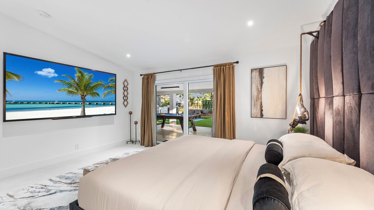 Photo of Bedroom in Lauderdale Isles