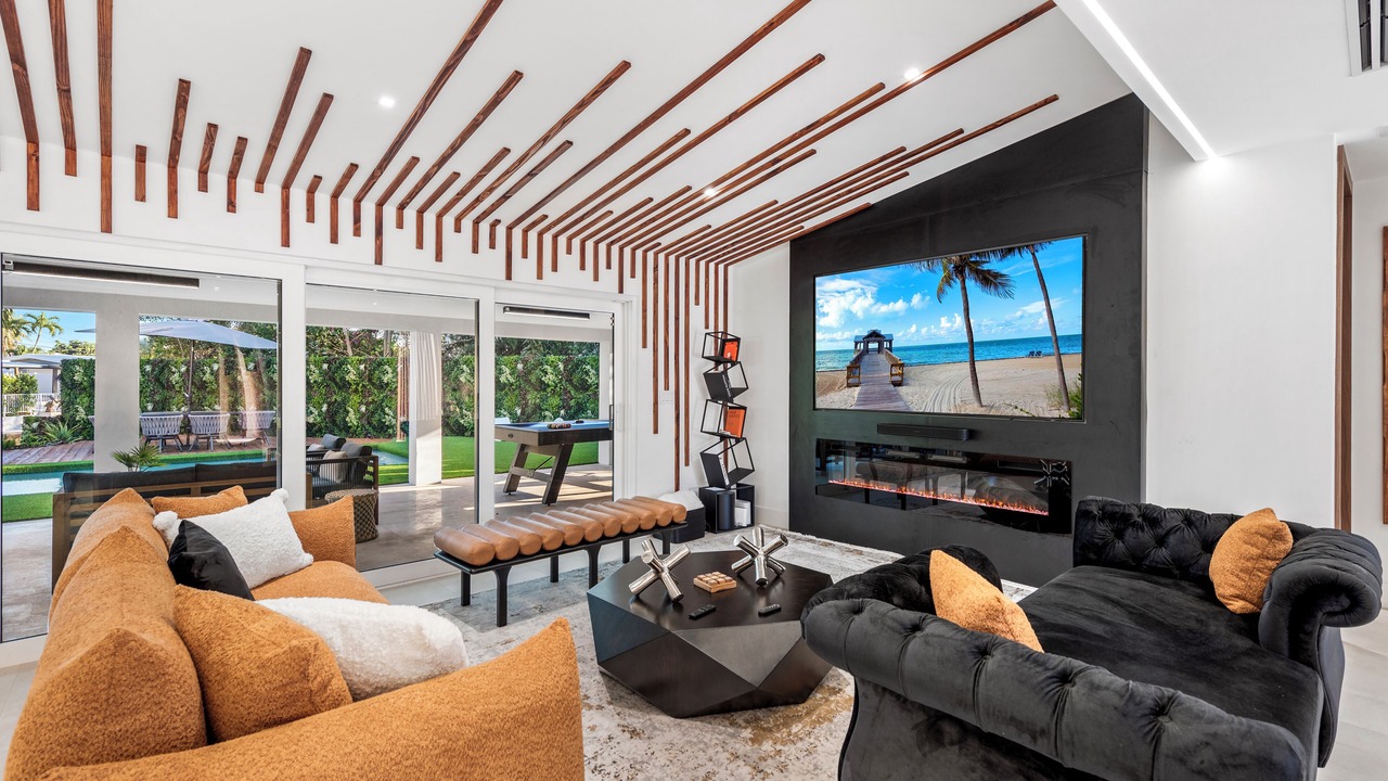 Photo of Livingroom in Lauderdale Isles