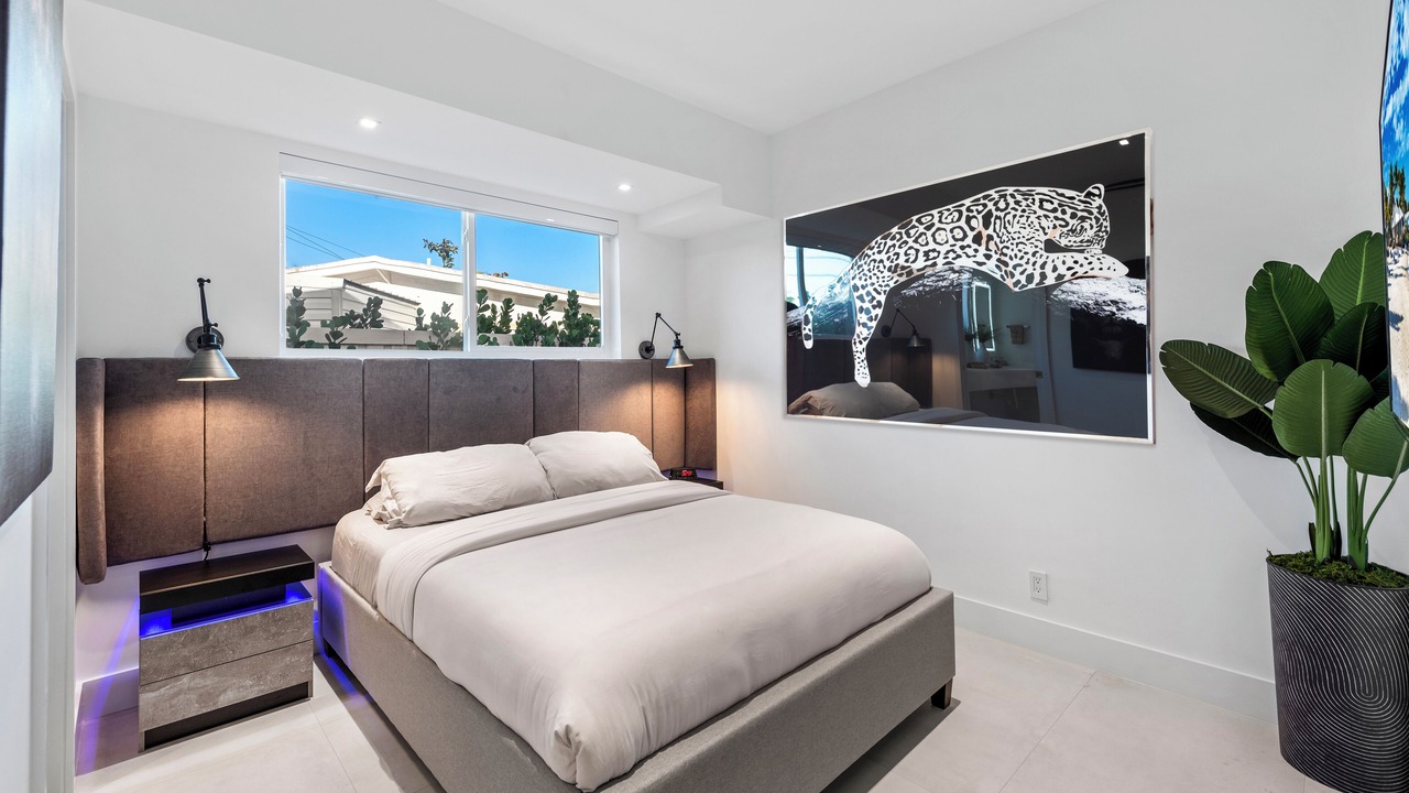 Photo of Bedroom in Lauderdale Isles