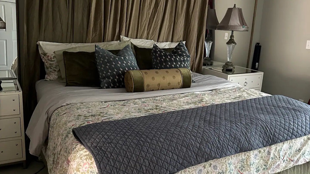Photo of Bedroom in Stony Brook