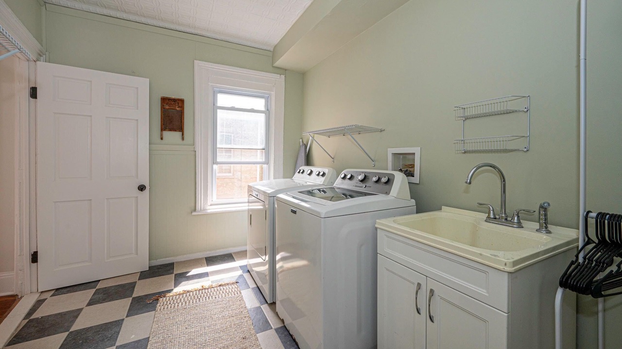 Photo of Bedroom in Troy