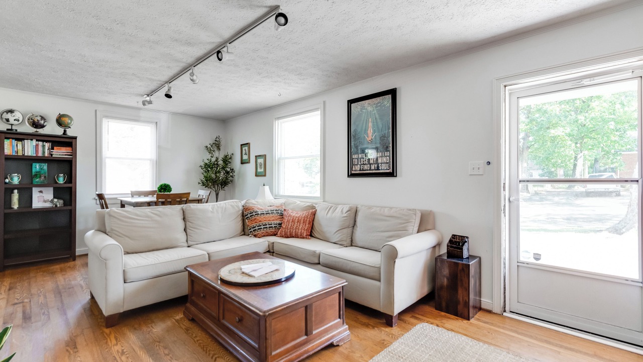 Photo of Livingroom in Richmond