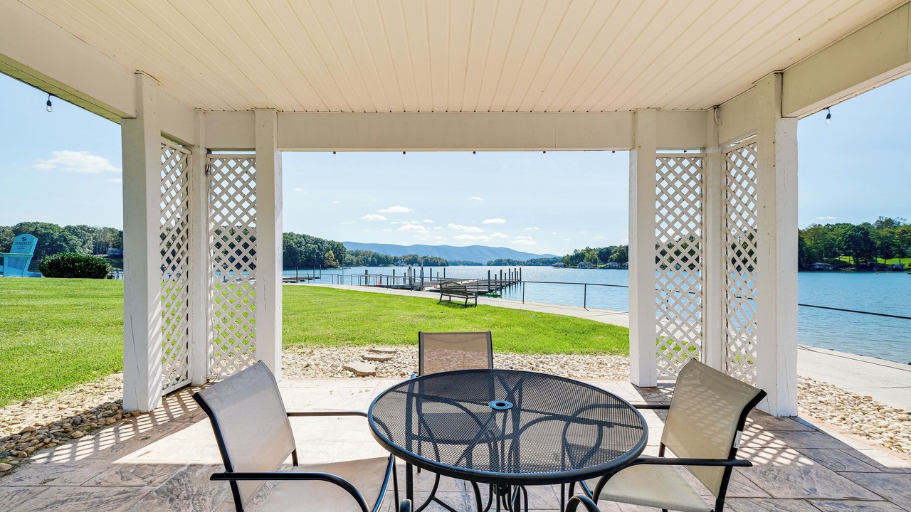 Photo of Others in Smith Mountain Lake