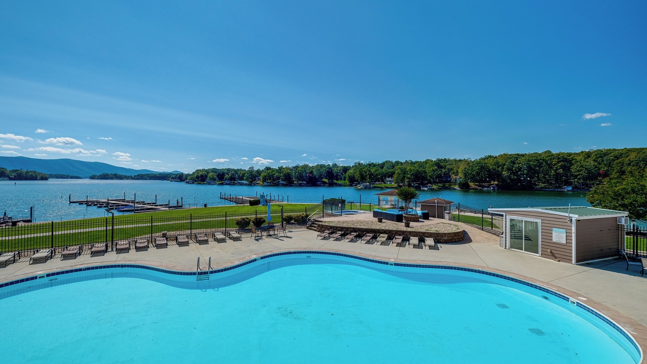 Photo of Outdoor in Smith Mountain Lake