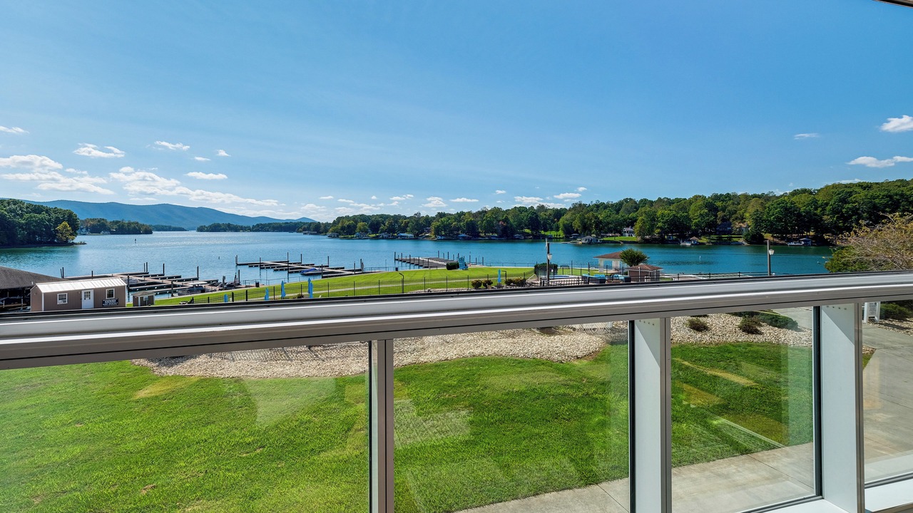 Photo of Others in Smith Mountain Lake