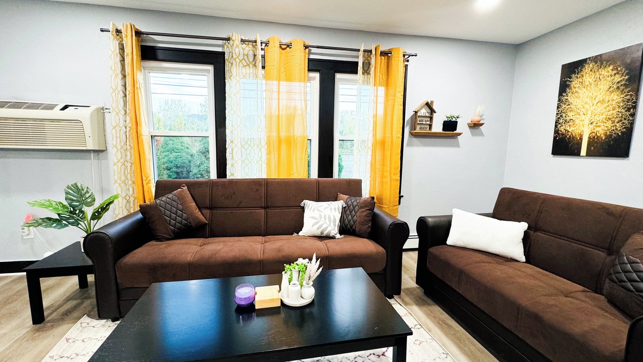 Photo of Livingroom in Corning