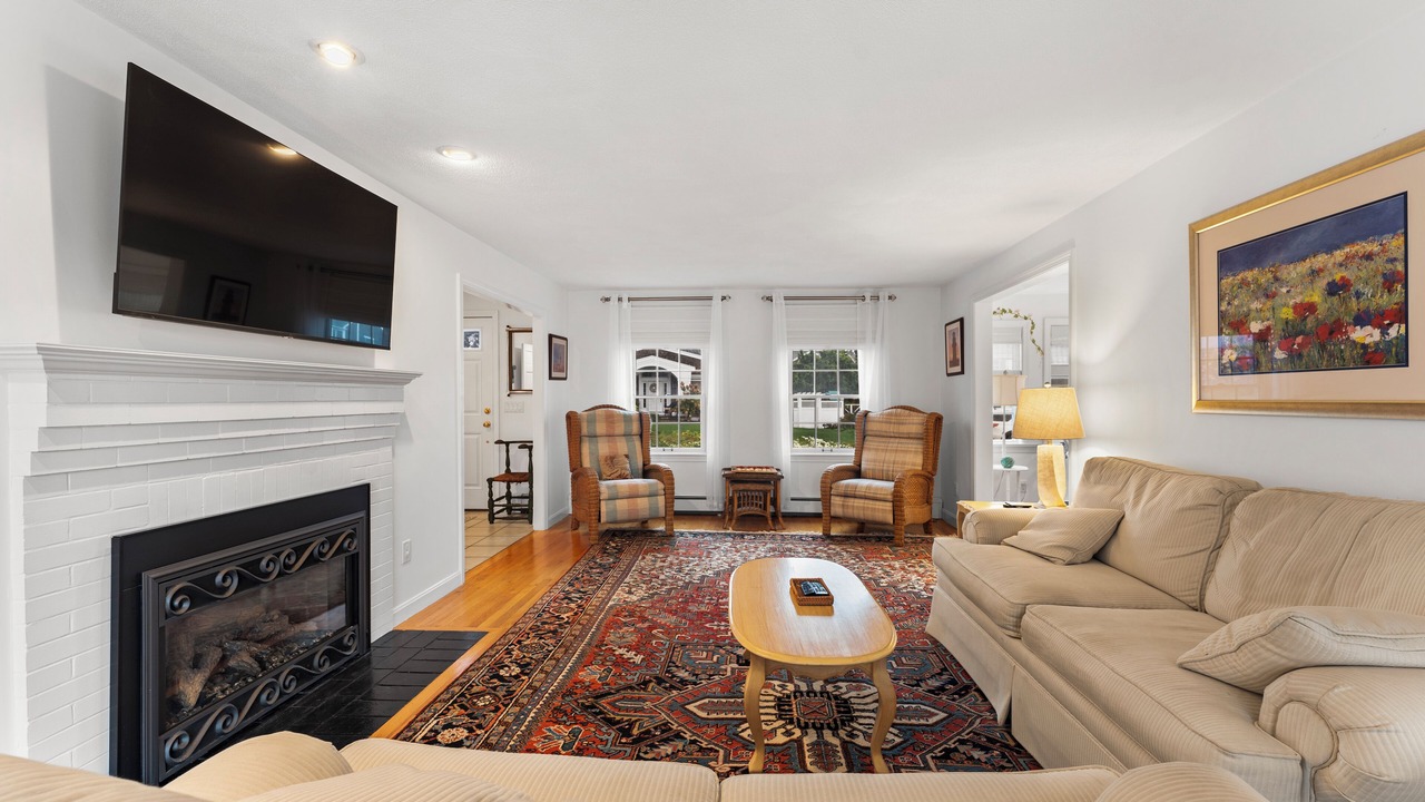 Photo of Livingroom in Silver Beach