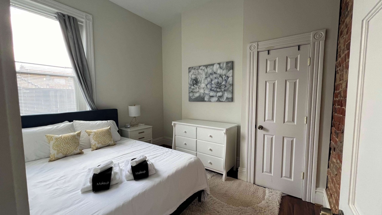 Photo of Bedroom in Monroe Ward
