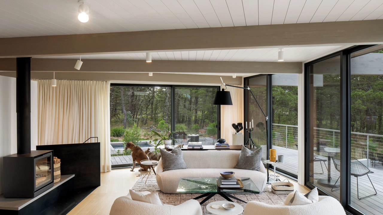 Photo of Livingroom in Indian Neck Heights