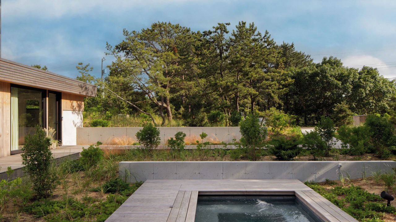 Photo of Outdoor in Indian Neck Heights