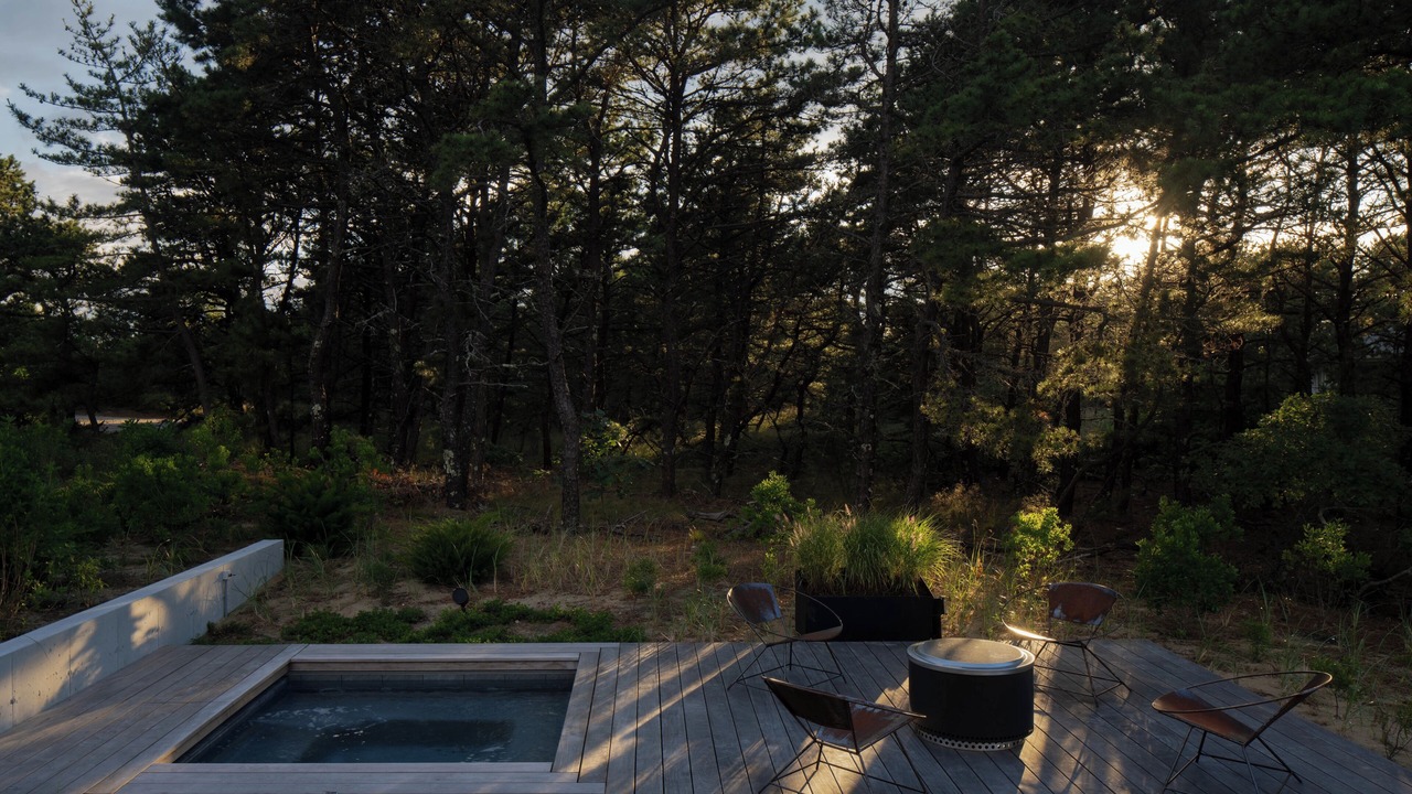 Photo of Outdoor in Indian Neck Heights