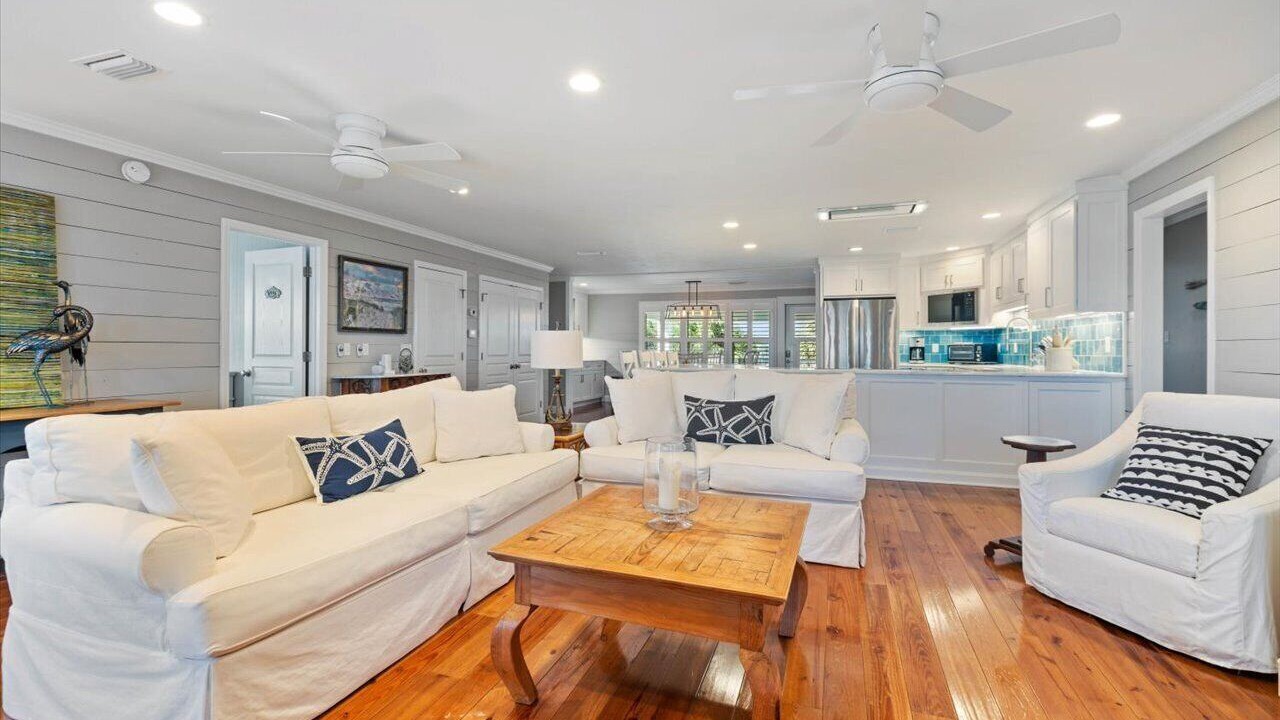 Photo of Livingroom in Alligator Point