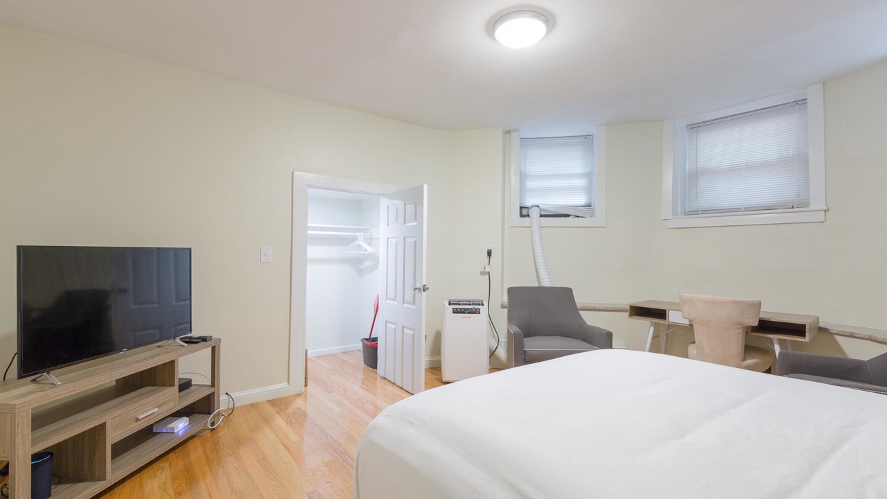 Photo of Bedroom in Fenway–Kenmore