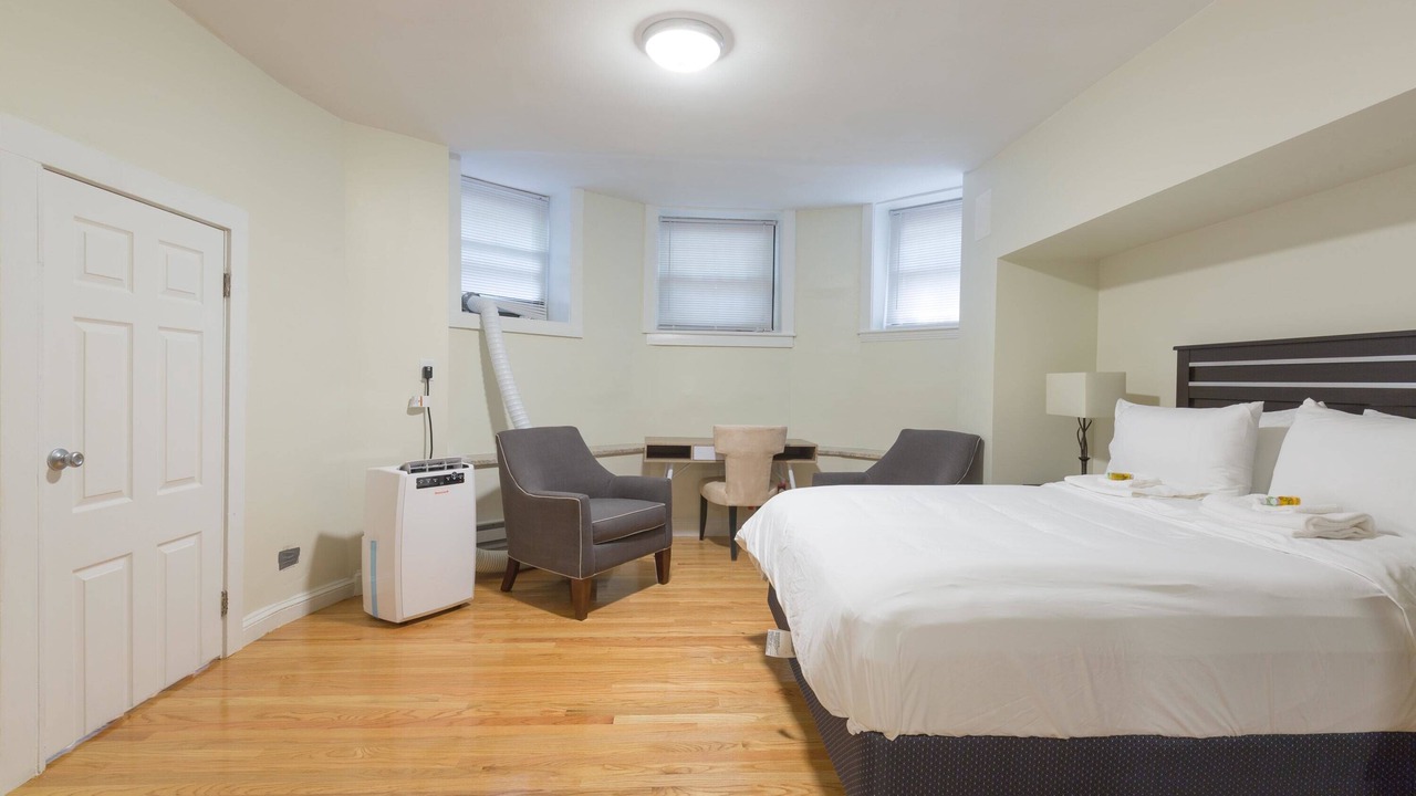 Photo of Bedroom in Fenway–Kenmore
