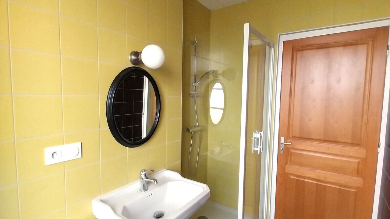 Photo of Bathroom in Porspoder