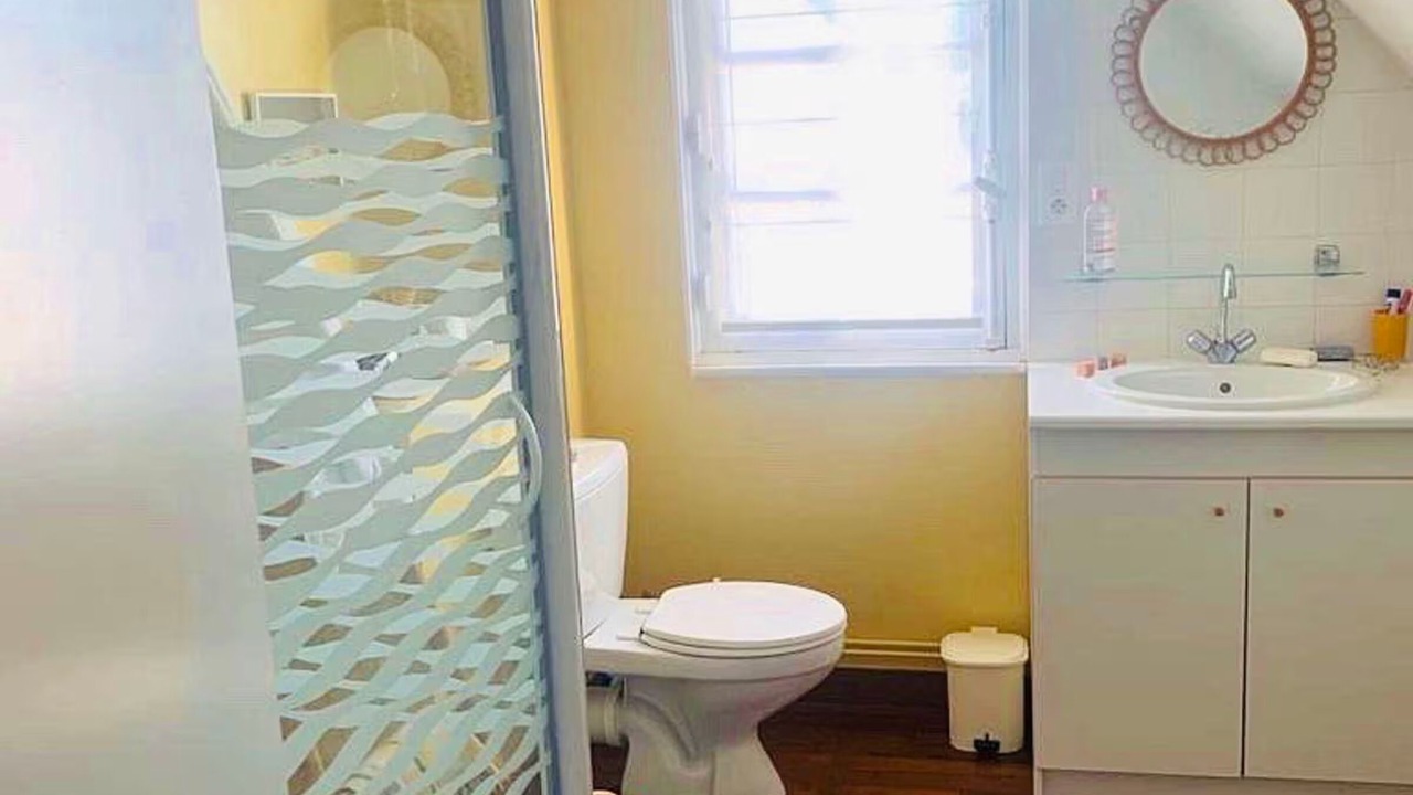Photo of Bathroom in Lancieux