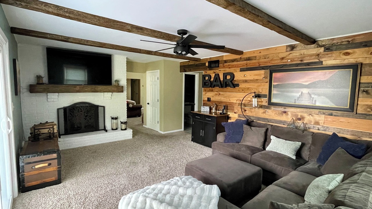 Photo of Livingroom in Mishawaka