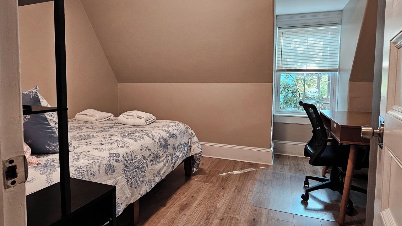 Photo of Bedroom in Mid-Cambridge