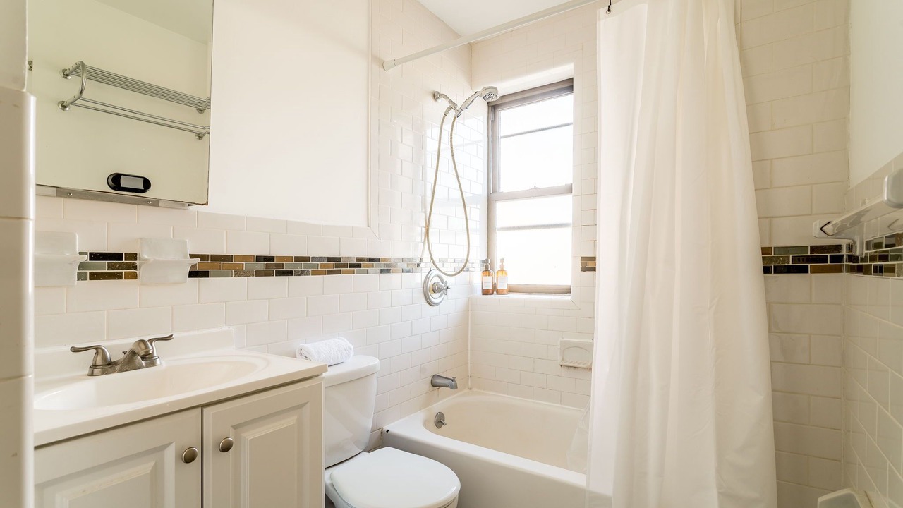 Photo of Bathroom in Chinatown