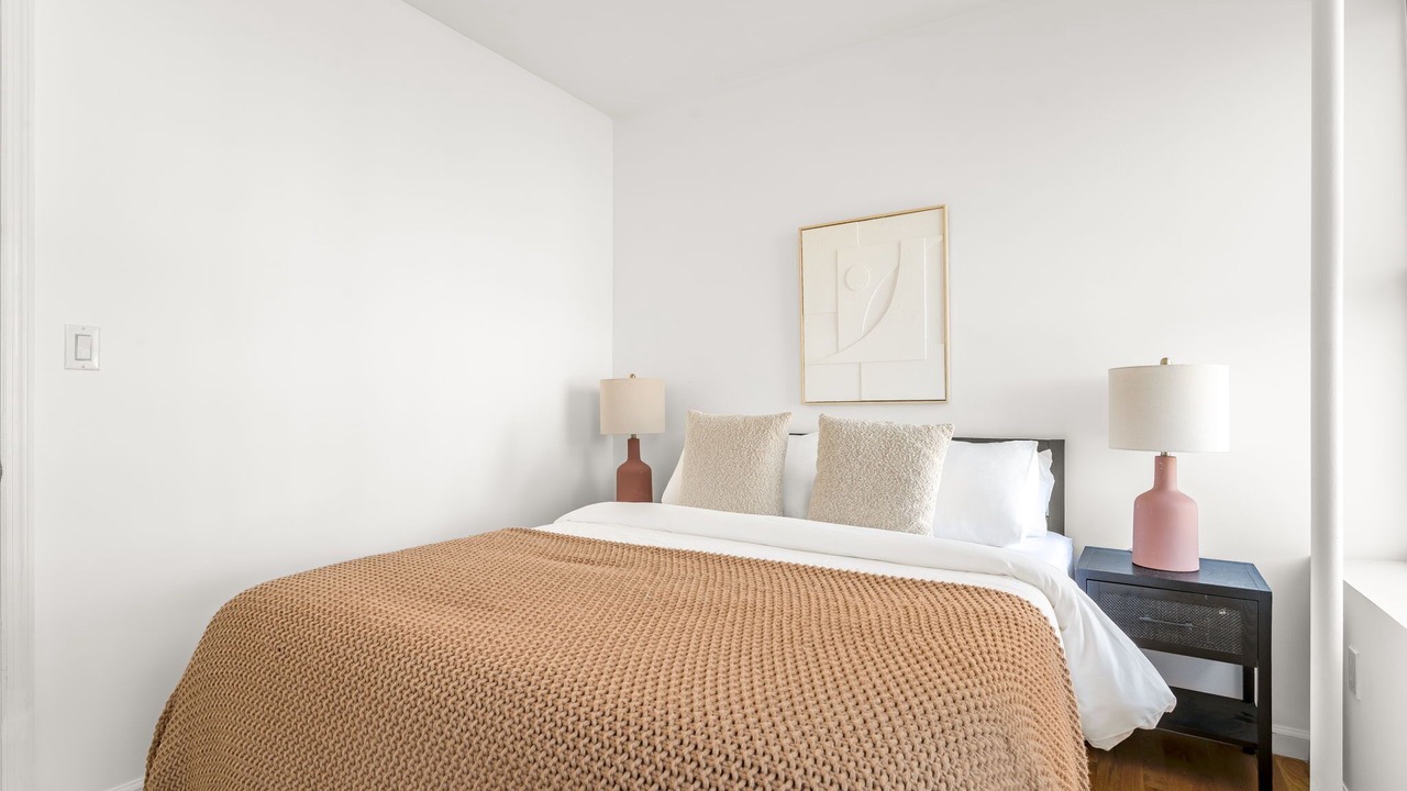 Photo of Bedroom in Chinatown
