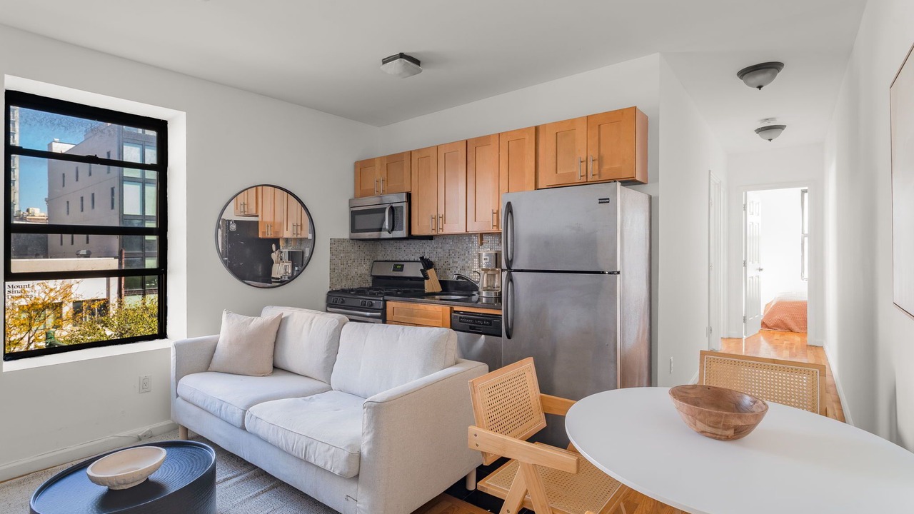 Photo of Livingroom in Chinatown