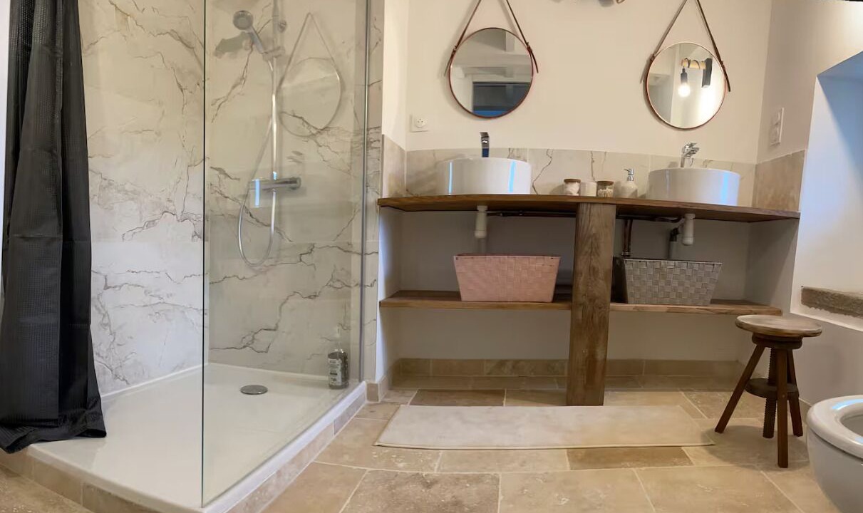 Photo of Bathroom in Medreac