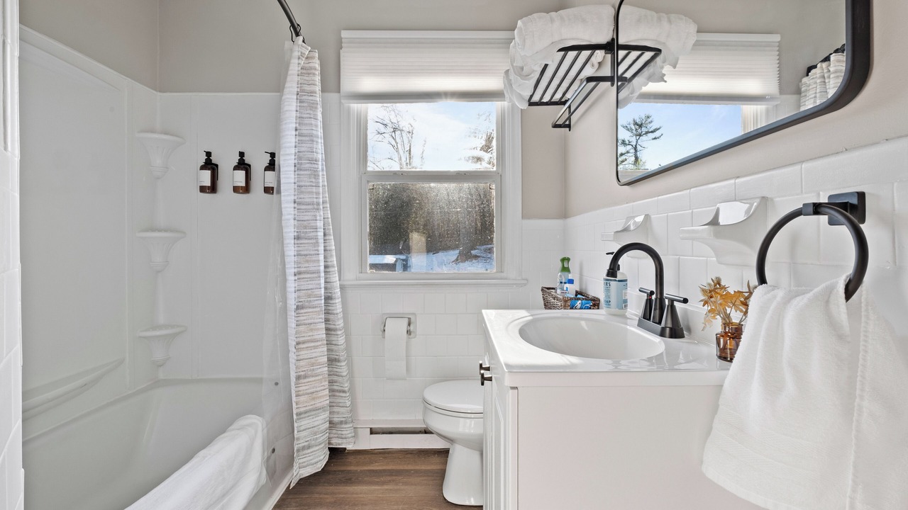 Photo of Bathroom in Highland Springs