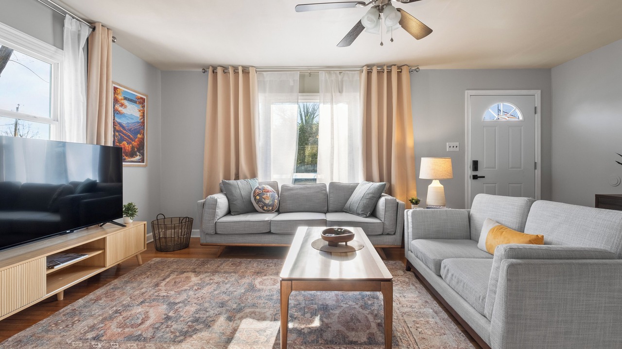 Photo of Livingroom in Highland Springs