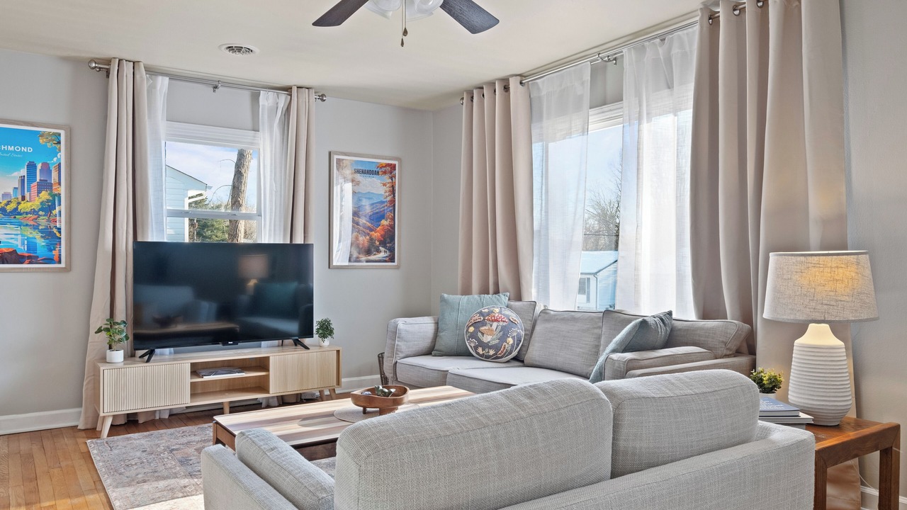 Photo of Livingroom in Highland Springs