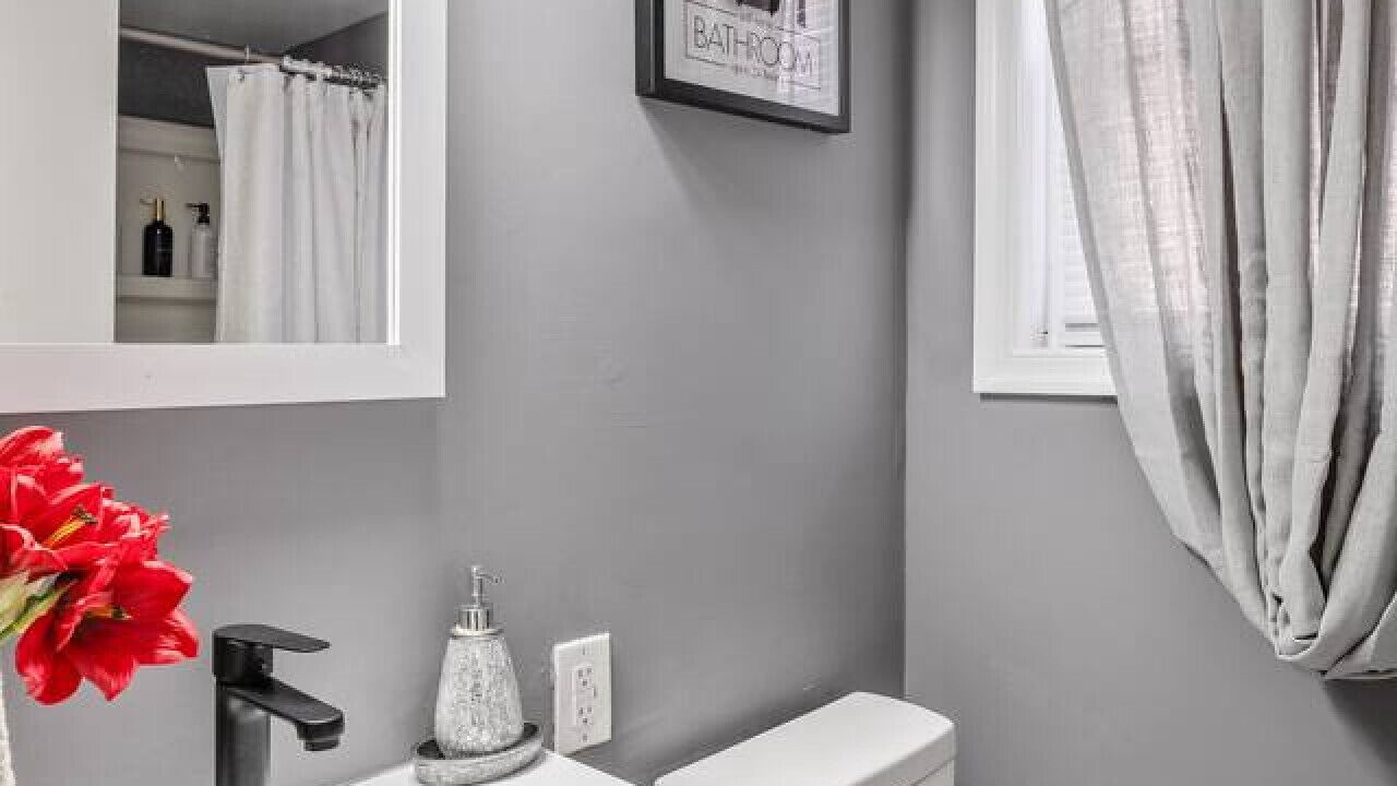 Photo of Bathroom in Chesterfield Court House