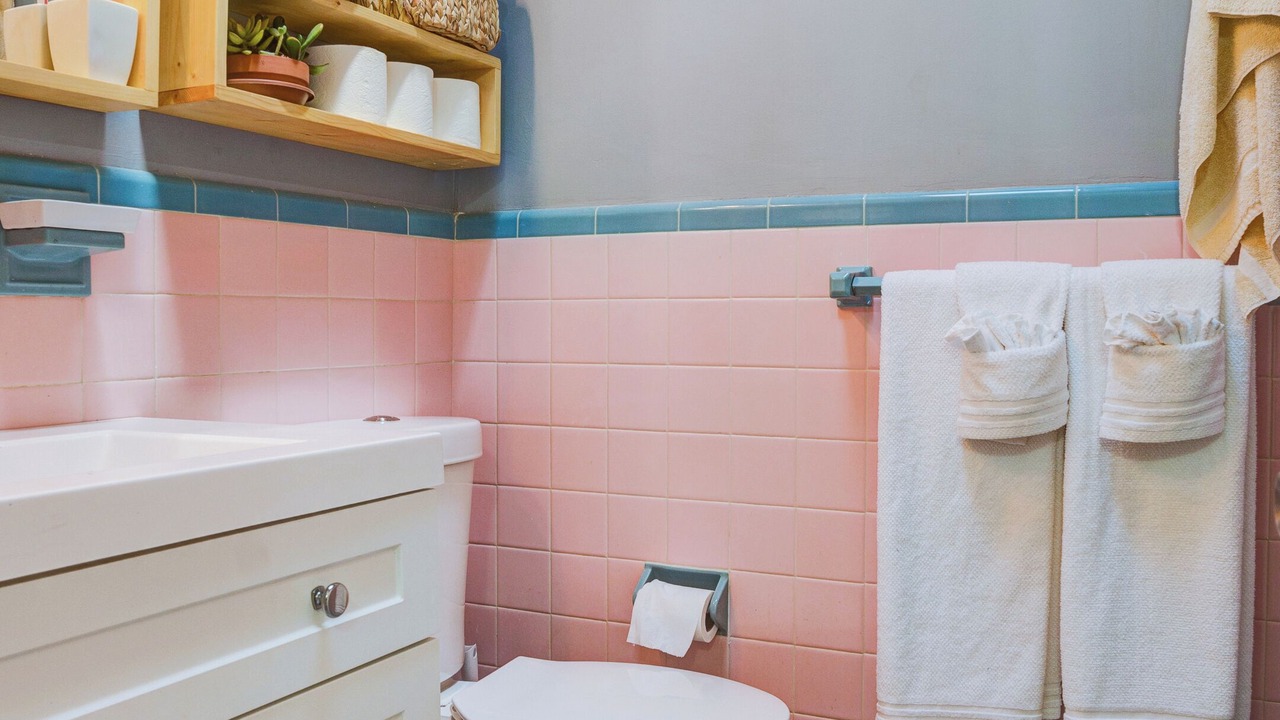 Photo of Bathroom in Foxcroft Square