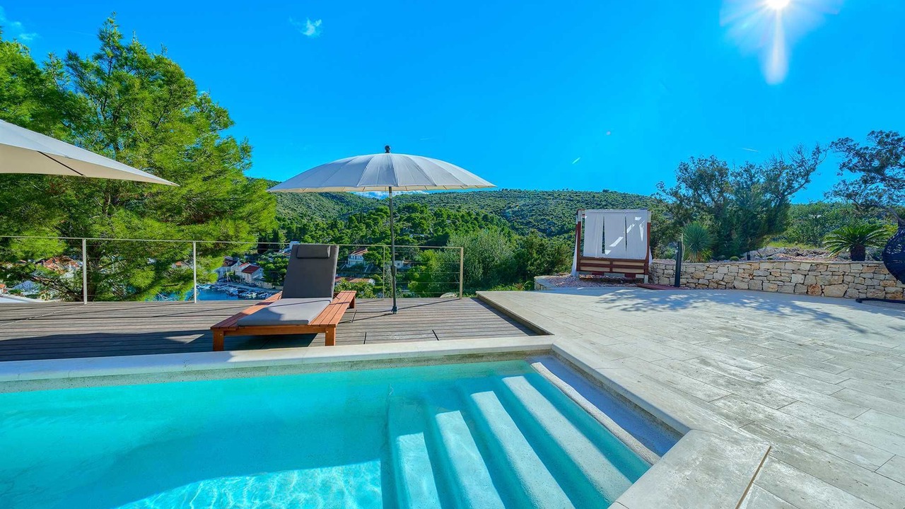 Photo of Outdoor in Cove Makarac (Milna)