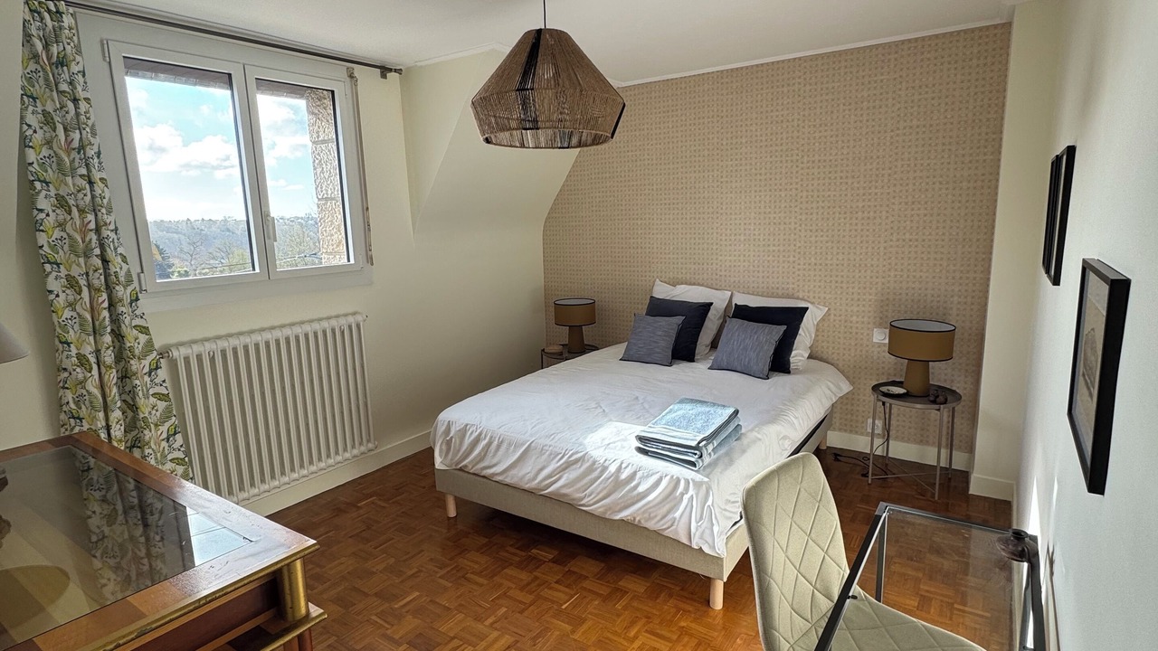 Photo of Bedroom in Dinan